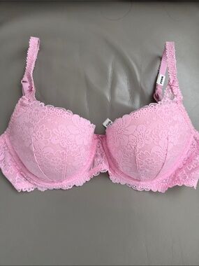 32DD Victoria Secret Lace Underwire Bra - Pink